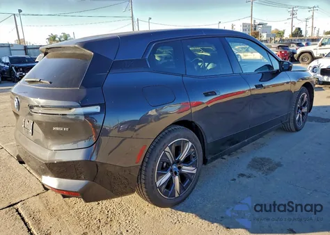 2024 BMW Ix xDrive50 z USA, uszkodzony, nr VIN WB523CF04RCN74259